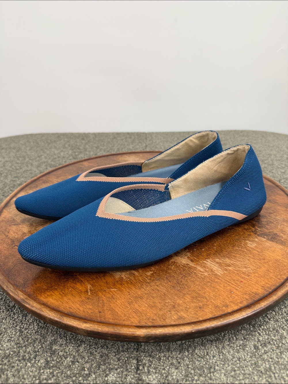 Vivaia Shoes Wm 42 10.5 Vienna V-Cut Blue Beige Pointed Toe Ballet Flats Knit